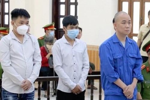 Tài xế ô tô Mercedes tông chết người ở Bình Thuận lĩnh án 4 năm tù