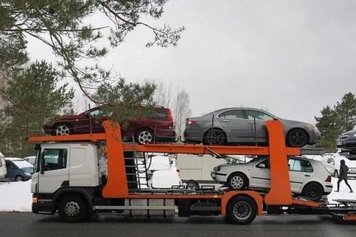 Latvia tịch thu xe của tài xế say xỉn, gửi đến Ukraine