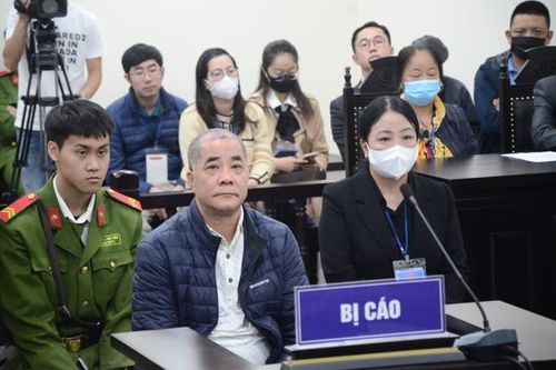 Tiếp tục hoãn xử vụ án chiếm đoạt 3 lô 'đất vàng' trên phố Bà Triệu