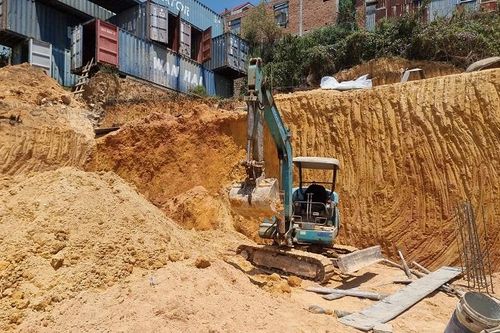 Sập bờ taluy, 1 thợ hồ tử vong