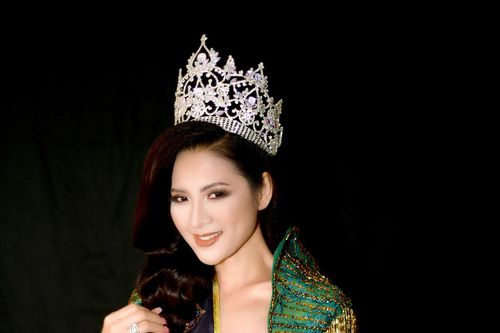 Thái Nhã Vân ngồi ghế nóng 'Hoa hậu Doanh nhân Toàn cầu 2023'