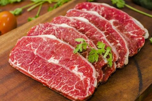 Những người không nên ăn thịt bò