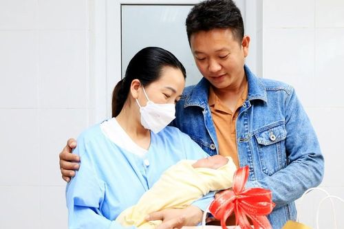 Bệnh viện Sản Nhi Nghệ An: Lần đầu tiên nuôi sống thành công bé sinh non hơn 24 tuần