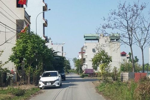 BĐS trầm lắng, đất đấu giá Hà Nội vẫn cao chót vót