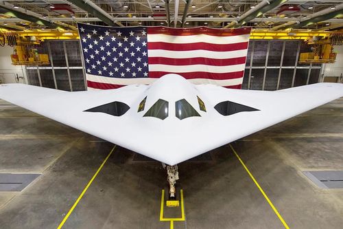 Mỹ công khai hình ảnh về B-21 Raider, loại máy bay giá hơn nửa tỷ USD một chiếc