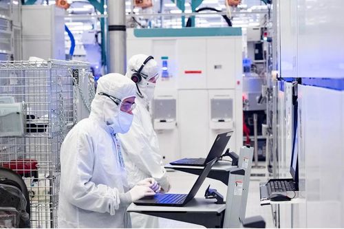 Intel đã hoàn thành quá trình sản xuất chip tiến trình 1,8 nm