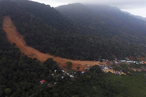 Lở đất tại Indonesia khiến 21 người chết, hàng chục người mất tích