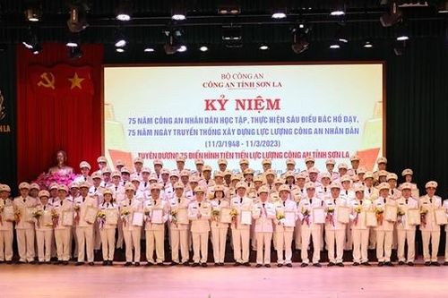 Khắc ghi 6 điều Bác dạy