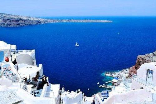 Đảo Santorini: Khám phá thiên đường lãng mạn giữa đời thực