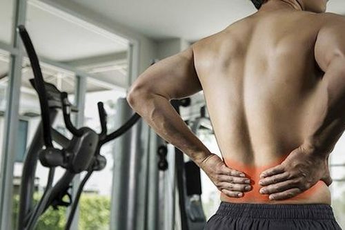 Thanh niên 18 tuổi suýt liệt 2 chân vì tập gym sai cách, chuyên gia khuyến cáo có 3 dấu hiệu cần dừng tập ngay vì hậu họa khó lường