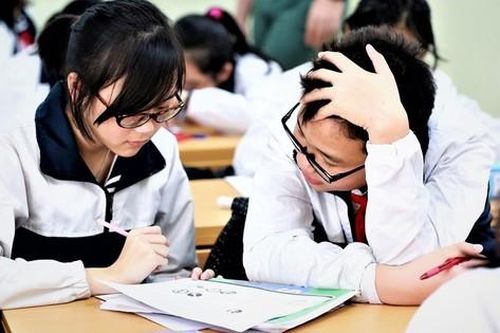 Vì sao nhiều trường THPT chuyên vẫn tuyển sinh hệ không chuyên?