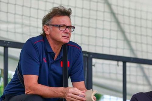 HLV Troussier 'soi giò' U23 Thái Lan