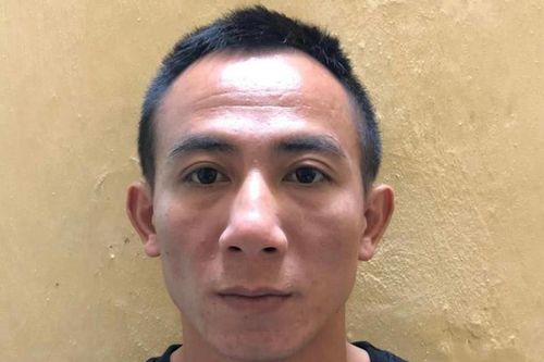 Đối tượng mang ma túy đến hội làng rủ bạn 'chơi', gặp Công an bỏ chạy nhưng không thoát