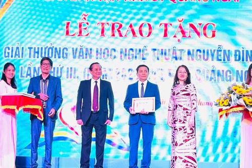 Trao giải thưởng văn học nghệ thuật Nguyễn Đình Thi cho 3 nhạc sĩ miền Trung