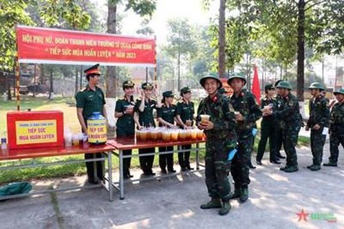 Hội Phụ nữ Trường Sĩ quan Công binh triển khai chương trình 'Tiếp sức mùa huấn luyện'