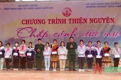 Sơn La: Gần 120 triệu đồng tặng học sinh nghèo vùng cao