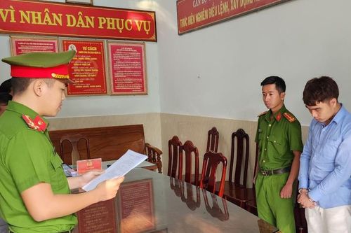 Mượn 'ngựa'... 'truy phong'
