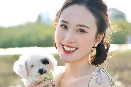 Con gái diễn viên Tùng Dương chia sẻ về vợ sắp cưới của bố