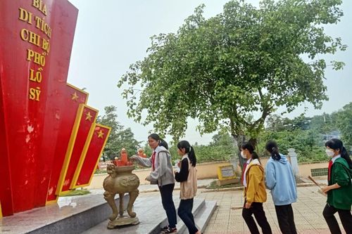 Khai thác giá trị di tích thành sản phẩm du lịch, giáo dục