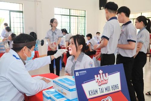 Trường ĐH Quốc tế Hồng Bàng khởi động chương trình chăm sóc y tế mùa 2
