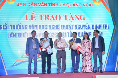 Giải thưởng văn học nghệ thuật Nguyễn Đình Thi lần đầu được trao tại Quảng Ngãi
