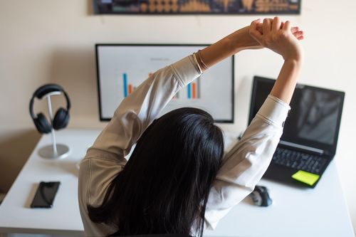 6 cách đơn giản phòng tránh đau lưng cho dân văn phòng