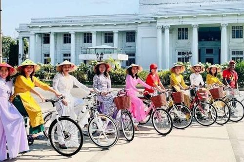 Quảng bá áo dài Việt Nam tại Sri Lanka