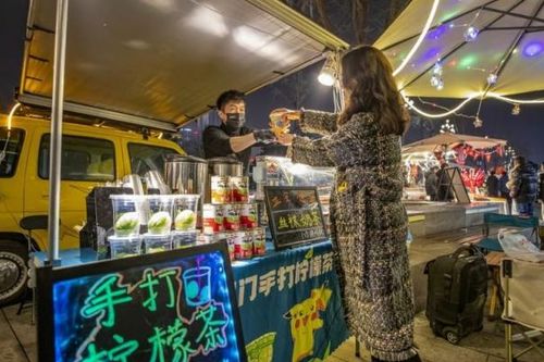 Trung Quốc: Người trẻ bỏ việc văn phòng để bán hàng rong