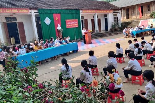 Tìm giải pháp hạn chế nạn học sinh miền núi bỏ học, tảo hôn