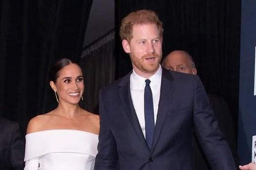 Hoàng gia Anh tiếp đón Harry và Meghan dự lễ đăng cơ