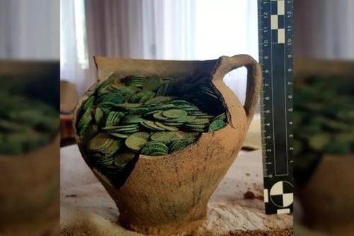 Phát hiện kho chứa 1.000 đồng xu cổ tại Ba Lan