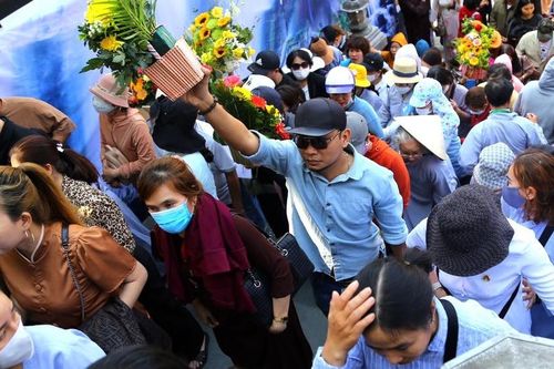 Chen chân dự Lễ hội Quán Thế Âm ở Đà Nẵng