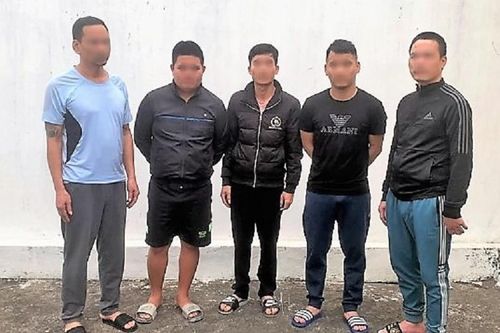 Bắt hàng chục con bạc sát phạt nhau trên núi, có người cảnh giới