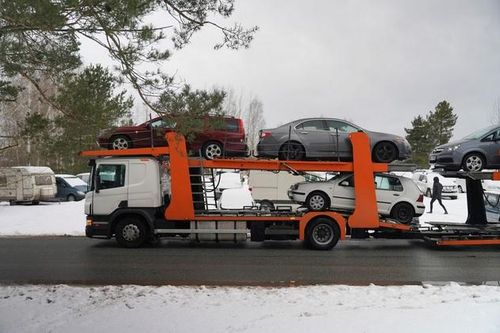 Latvia tịch thu xe ô tô của tài xế vi phạm nồng độ cồn chuyển đến Ukraine