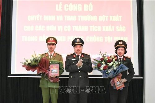Khen thưởng đột xuất thành tích phá án ma túy số lượng lớn