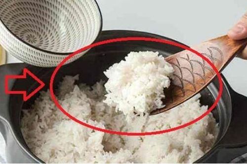 Các cụ dặn: 'Đói tới mấy cũng không được xới cơm một lần', vì sao vậy?