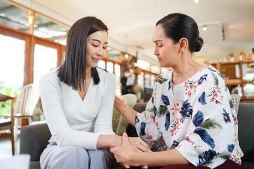 Hành động nhỏ của chị dâu tương lai khiến mẹ tôi vội vã giục cưới