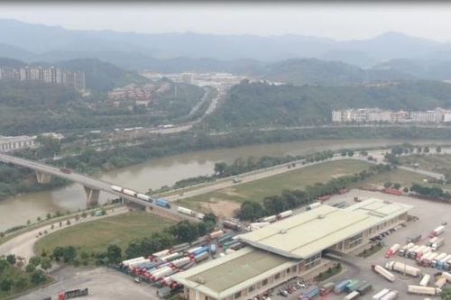 Thu ngân sách từ xuất nhập khẩu của Lào Cai giảm mạnh