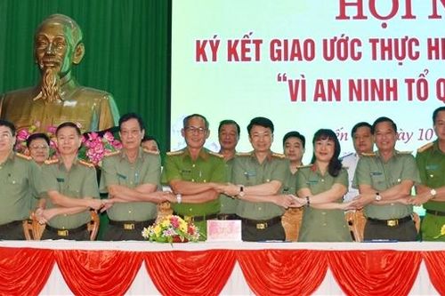 Cụm thi đua số 8 - Bộ Công an ký kết giao ước
