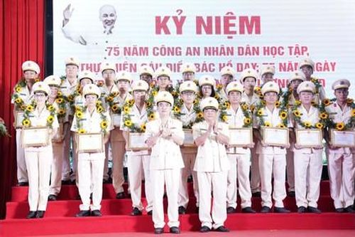 Công an tỉnh Gia Lai biểu dương các tập thể, cá nhân học tập, làm theo lời Bác