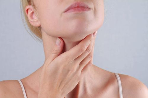 Nổi hạch ở cổ có nguy hiểm không?