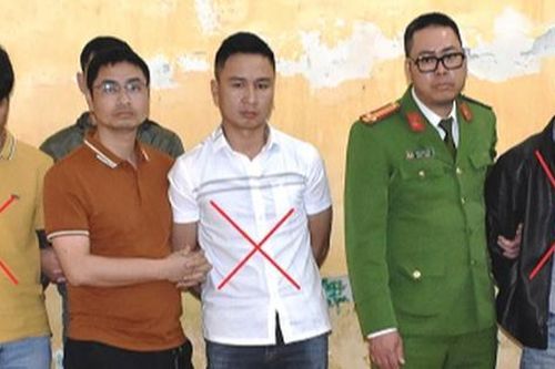Bắt giữ nhóm đối tượng vận chuyển 5 bánh ma túy, trang bị súng đạn