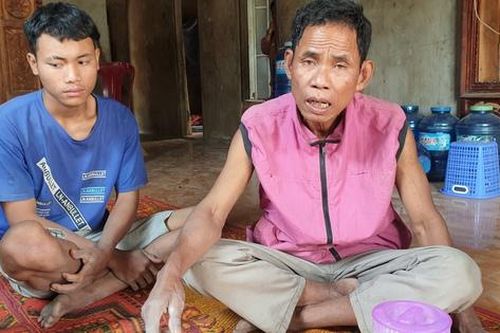 Nhiều gia đình đồng bào Pa Cô phải vay tiền để 'chuộc' con từ chủ lao động