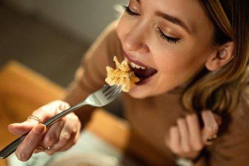 Bỏ ngay những thói quen này nếu bạn không muốn già trước tuổi