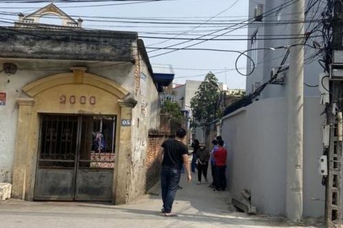 Tạm giữ gã đàn ông khoan tường để nhìn trộm phòng tắm nhà hàng xóm