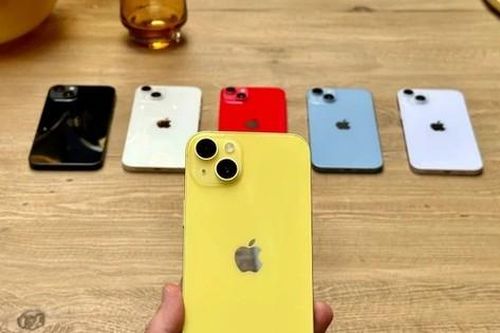 Ảnh thật iPhone 14 và iPhone 14 Plus màu vàng, tưởng không đẹp mà đẹp không tưởng