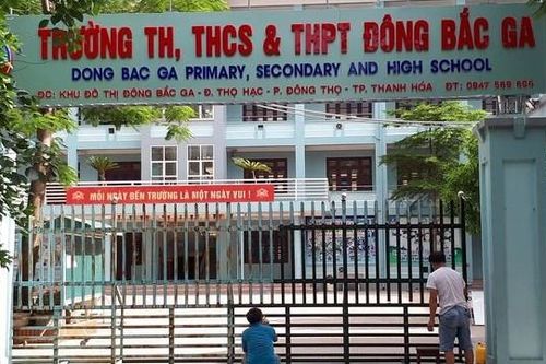 Kiểm điểm thầy giáo đánh vào đầu nhiều học sinh trong giờ học