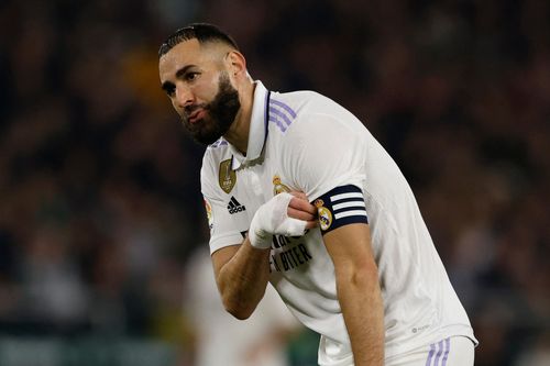Benzema mắng HLV Deschamps là kẻ 'trơ trẽn'