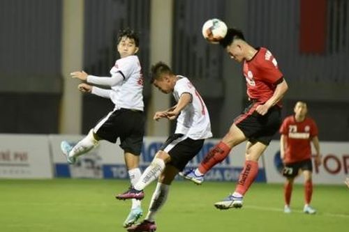 HLV Troussier không gọi 2 học trò cưng lên đội U23 Việt Nam