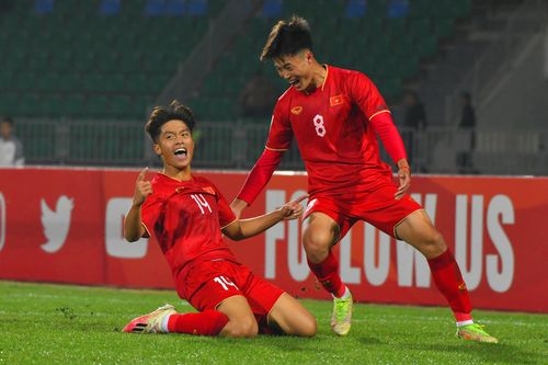 HLV Philippe Troussier triệu tập dàn sao U20 lên U23 Việt Nam